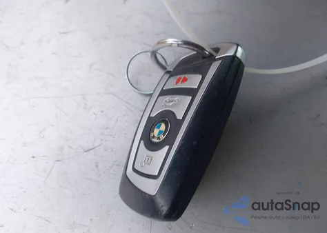 2015 BMW 750Li z USA, uszkodzony, nr VIN WBAYE8C55FD782112